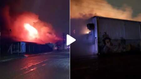 Un incendio destruyó por completo el depósito de La Anónima en Cipolletti, explosiones, evacuación y desesperación en la madrugada Un incendio destruyó por completo el depósito de La Anónima en Cipolletti, explosiones, evacuación y desesperación en la madrugada imagen-5