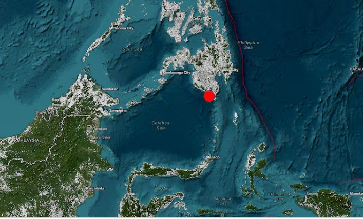 Un fuerte terremoto sacudió a Filipinas y se emitió una alerta por tsunami en Indonesia 3 Un fuerte terremoto sacudió a Filipinas y se emitió una alerta por tsunami en Indonesia imagen-2