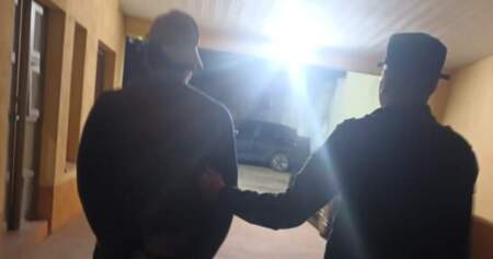 Fue a un motel y al quedarse sin pareja destrozó la habitación: terminó detenido imagen-5