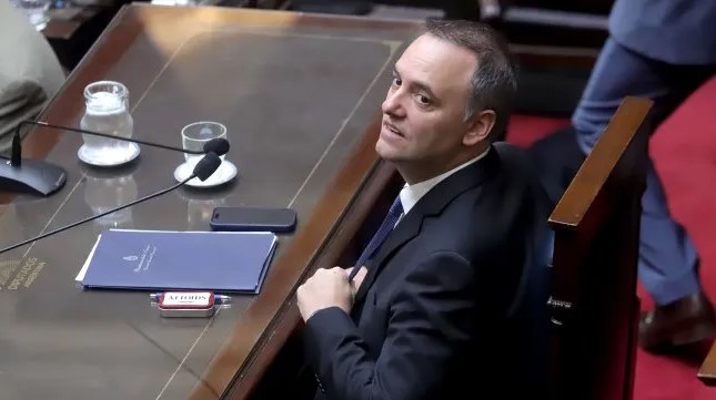 Adorni confirmó que presentó la DDJJ y aseguró que tenía ahorros "en negro" imagen-14