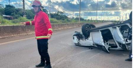 Una mujer resultó herida tras el despiste y vuelco de una camioneta en Garupá imagen-11