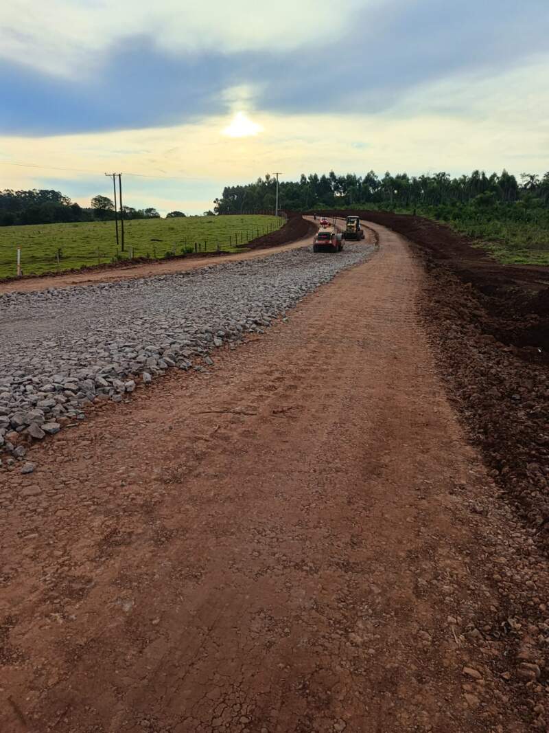 Avanza la pavimentación de la Ruta Provincial 15 y se acerca a la zona de San Ramón 5 Avanza la pavimentación de la Ruta Provincial 15 y se acerca a la zona de San Ramón imagen-4