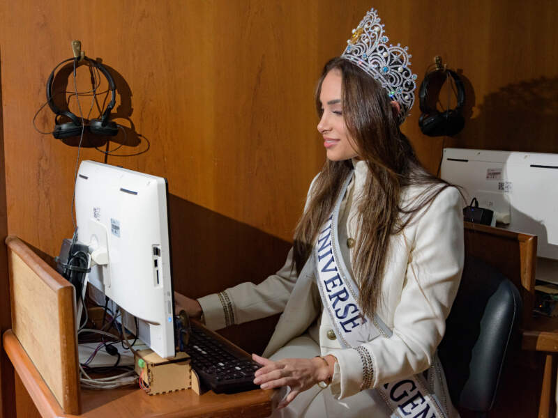 La misionera Tamara Rogouski recibió el reconocimiento de la Legislatura por su consagración como Miss Universo Argentina 2026 15 La misionera Tamara Rogouski recibió el reconocimiento de la Legislatura por su consagración como Miss Universo Argentina 2026 imagen-14