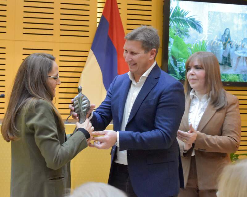 El “Ángel de la Selva” inspiró un nuevo reconocimiento de la Legislatura a mujeres de la salud misionera imagen-14