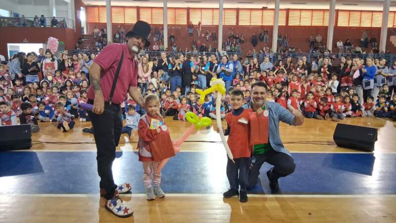 Más de 250 chicos disfrutaron de una jornada a puro entretenimiento con Gurises Felices imagen-2