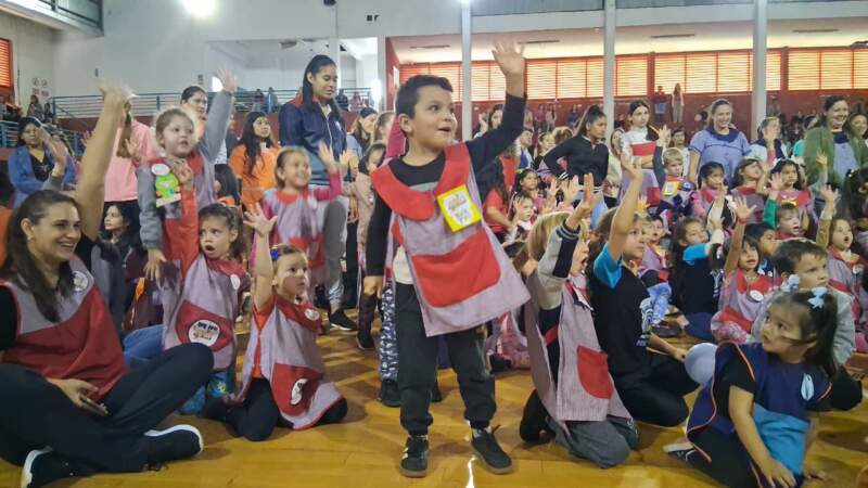 Más de 250 chicos disfrutaron de una jornada a puro entretenimiento con Gurises Felices imagen-10