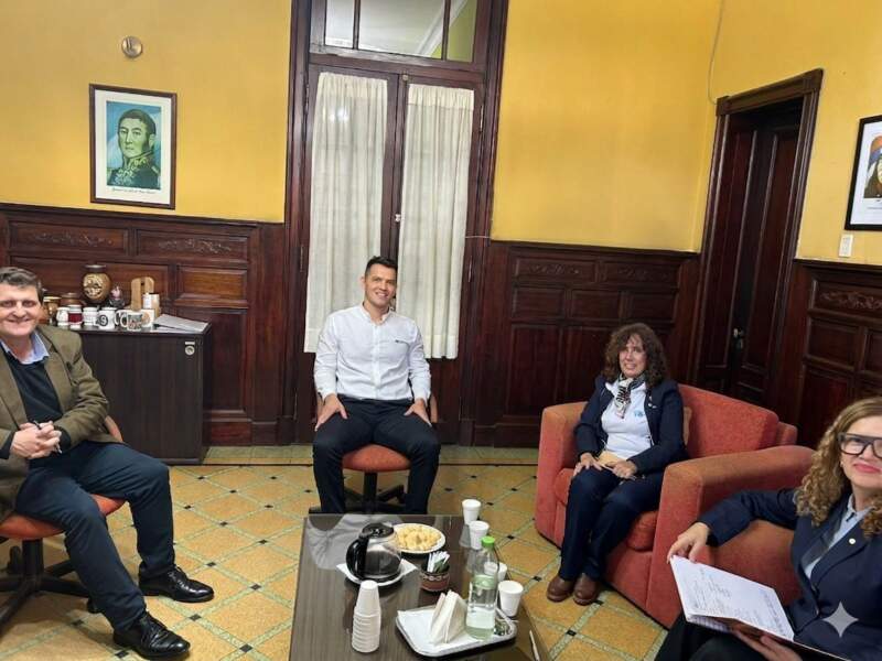 Nuevas líneas de créditos con tasa bonificada, adhesión a los "Ahora Misiones" y sucursal en Andresito, en el temario de la reunión del Gobierno provincial con el Banco Nación imagen-1