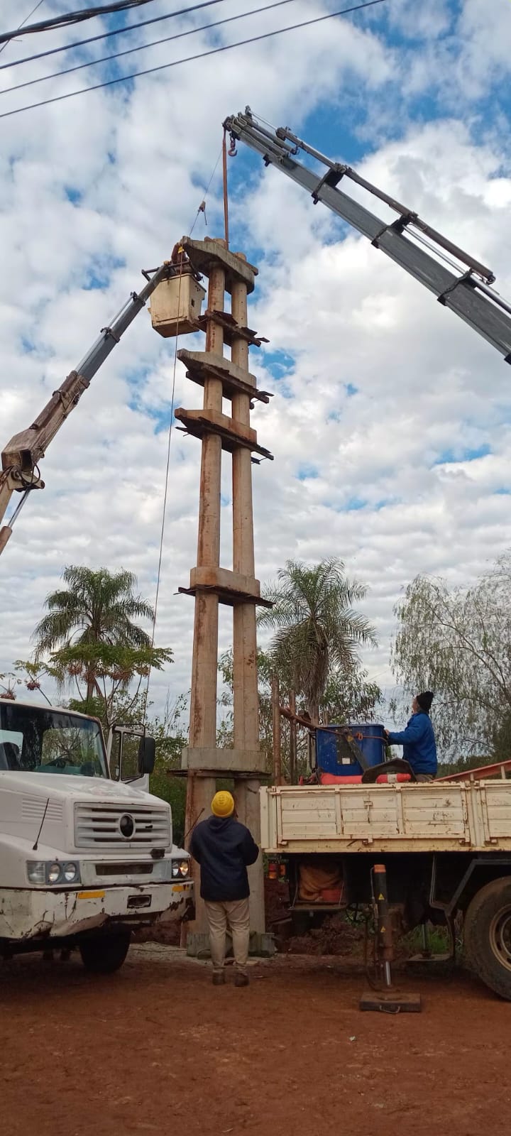 Avanza la renovación total de la línea eléctrica de Andresito: reemplazan 850 postes y casi mil aisladores para garantizar energía por décadas imagen-12