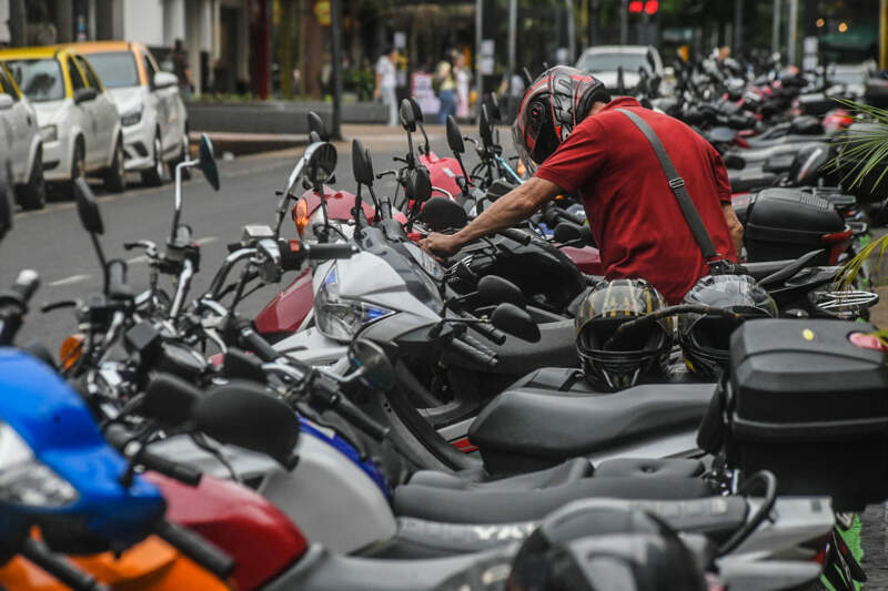 Las motos superan a los autos: cómo cambió la forma de moverse de millones de argentinos imagen-14