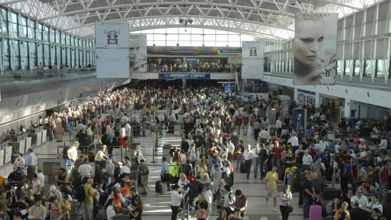 Aunque llegaron más turistas extranjeros, Argentina sigue perdiendo en la balanza turística imagen-6