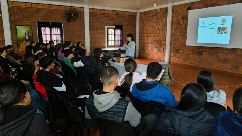 De Concepción de la Sierra a Jardín América: refuerzan la prevención de adicciones y apuestas en escuelas misioneras imagen-2