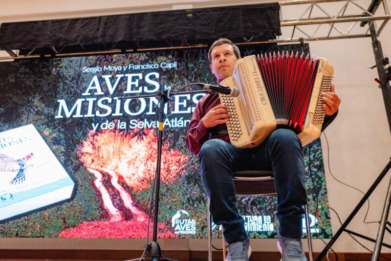 Capli y Moya contagiaron el amor por las aves en la presentación oficial de su libro imagen-12