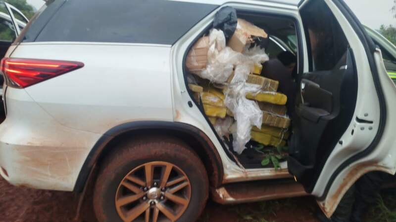 Comandante Andresito: secuestran más de 900 kilos de marihuana en una camioneta robada de Brasil imagen-6