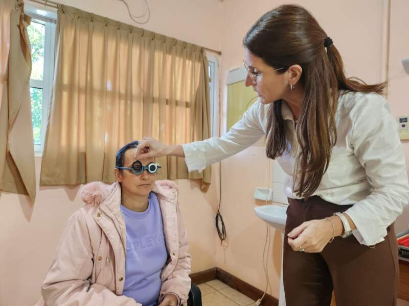 “Mirar Mejor” en Dos de Mayo: más de un centenar de vecinos accedieron a controles y anteojos gratuitos 6 “Mirar Mejor” en Dos de Mayo: más de un centenar de vecinos accedieron a controles y anteojos gratuitos imagen-5