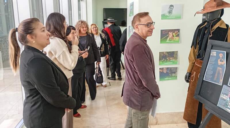 La Cámara de Representantes inauguró la muestra “Encontrarnos en nuestras raíces” en homenaje al Día Nacional del Folklorista imagen-21