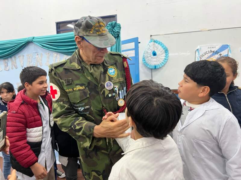 Santa Ana fue sede de una emotiva jornada de homenaje con la muestra itinerante “Héroes Misioneros en Malvinas” 4 Santa Ana fue sede de una emotiva jornada de homenaje con la muestra itinerante “Héroes Misioneros en Malvinas” imagen-3