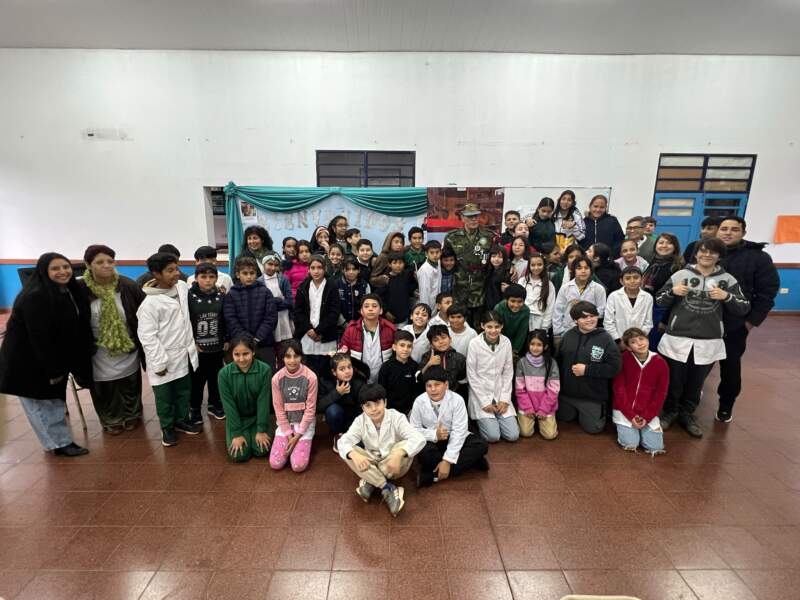 Santa Ana fue sede de una emotiva jornada de homenaje con la muestra itinerante “Héroes Misioneros en Malvinas” 6 Santa Ana fue sede de una emotiva jornada de homenaje con la muestra itinerante “Héroes Misioneros en Malvinas” imagen-5