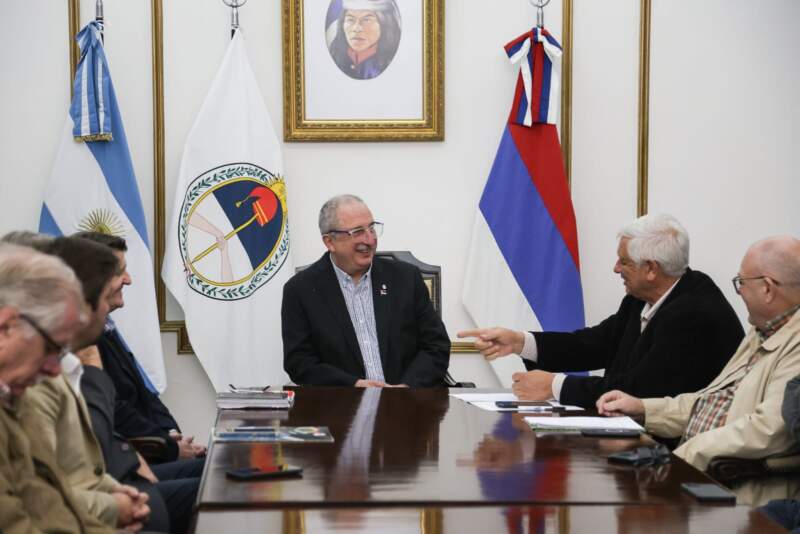 Passalacqua recibió a la Confederación Económica de Misiones y ratificó el trabajo conjunto: “Gobernar es articular”, afirmó 5 Passalacqua recibió a la Confederación Económica de Misiones y ratificó el trabajo conjunto: “Gobernar es articular”, afirmó imagen-4