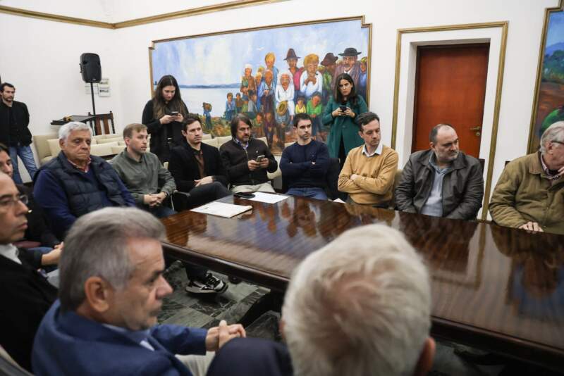 Passalacqua recibió a la Confederación Económica de Misiones y ratificó el trabajo conjunto: “Gobernar es articular”, afirmó 7 Passalacqua recibió a la Confederación Económica de Misiones y ratificó el trabajo conjunto: “Gobernar es articular”, afirmó imagen-6