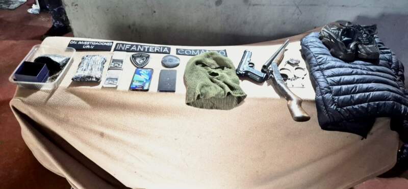 Puerto Iguazú: Banda de narco-asaltantes fueron capturados armados en un búnker con más de 240 dosis de cocaína y marihuana imagen-4