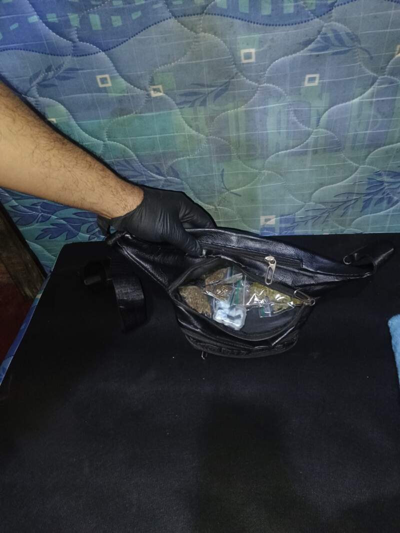 Puerto Iguazú: Banda de narco-asaltantes fueron capturados armados en un búnker con más de 240 dosis de cocaína y marihuana imagen-6