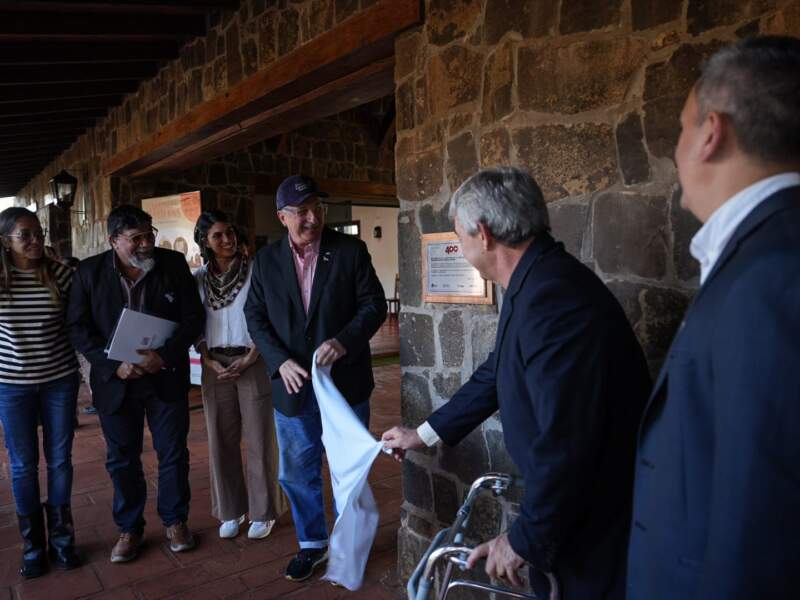 "Creo que estas piedras guardan todo el espíritu del ser misionero", dijo Passalacqua en el acto por los 400 años de la fundación de Santa María la Mayor imagen-7