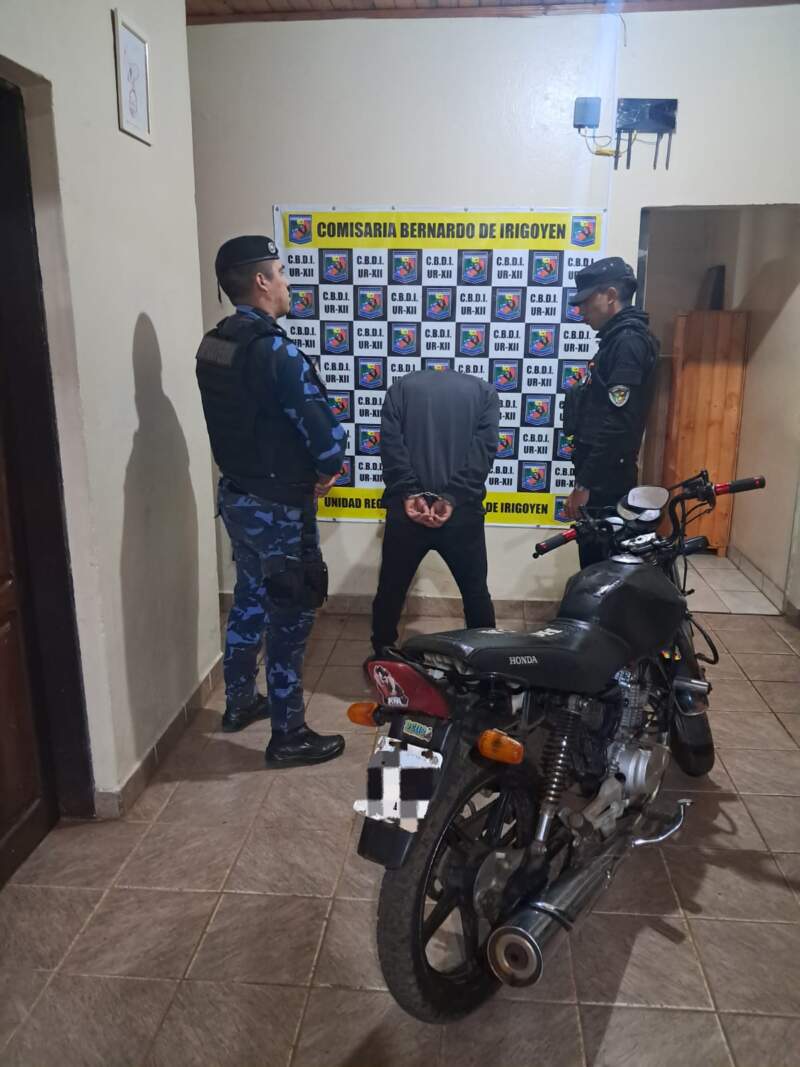 Preso y con la moto secuestrada por atormentar a los vecinos con contraexplosiones y “willy” en la costanera de Irigoyen 3 Preso y con la moto secuestrada por atormentar a los vecinos con contraexplosiones y “willy” en la costanera de Irigoyen imagen-2
