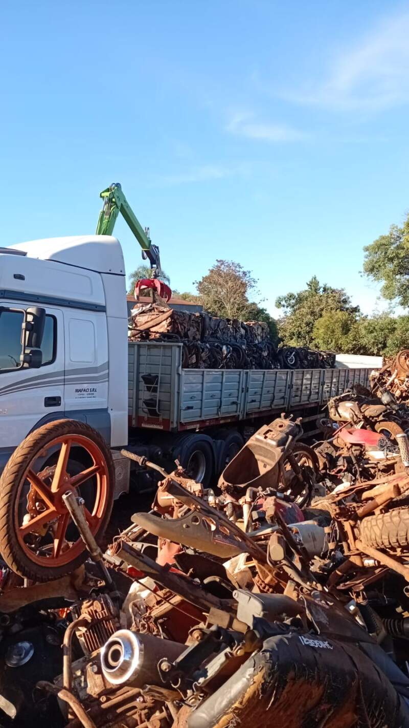 Más de 28 toneladas de chatarra fueron retiradas de comisarías del Norte: compactaron cerca de 700 vehículos secuestrados 4 Más de 28 toneladas de chatarra fueron retiradas de comisarías del Norte: compactaron cerca de 700 vehículos secuestrados imagen-3