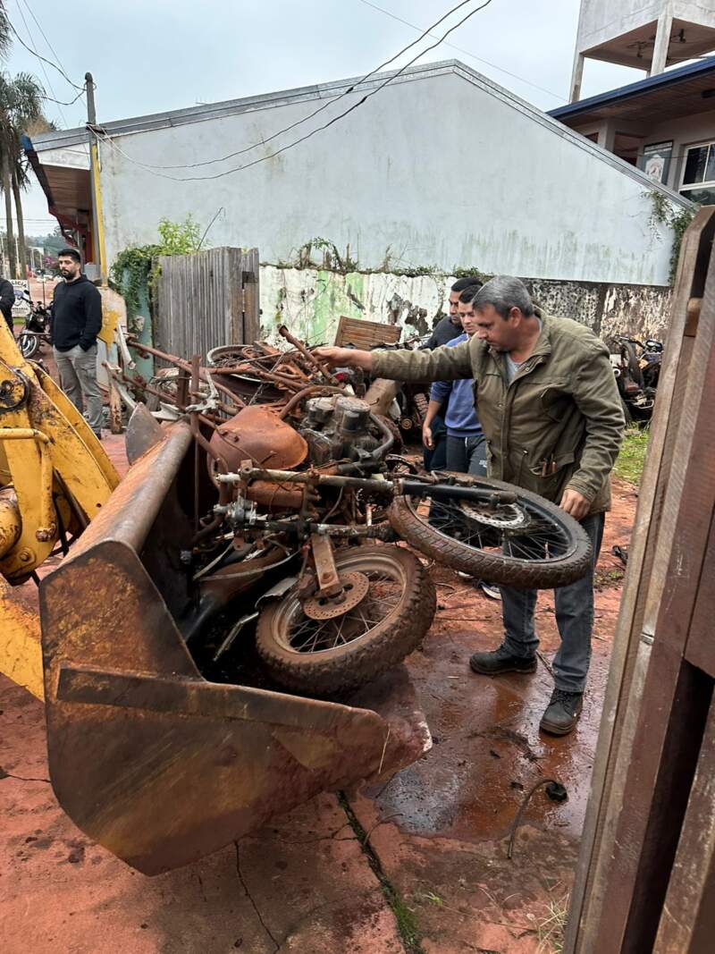 Más de 28 toneladas de chatarra fueron retiradas de comisarías del Norte: compactaron cerca de 700 vehículos secuestrados 6 Más de 28 toneladas de chatarra fueron retiradas de comisarías del Norte: compactaron cerca de 700 vehículos secuestrados imagen-5