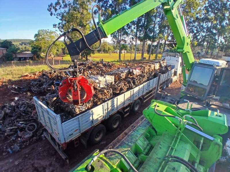 Más de 28 toneladas de chatarra fueron retiradas de comisarías del Norte: compactaron cerca de 700 vehículos secuestrados 2 Más de 28 toneladas de chatarra fueron retiradas de comisarías del Norte: compactaron cerca de 700 vehículos secuestrados imagen-1