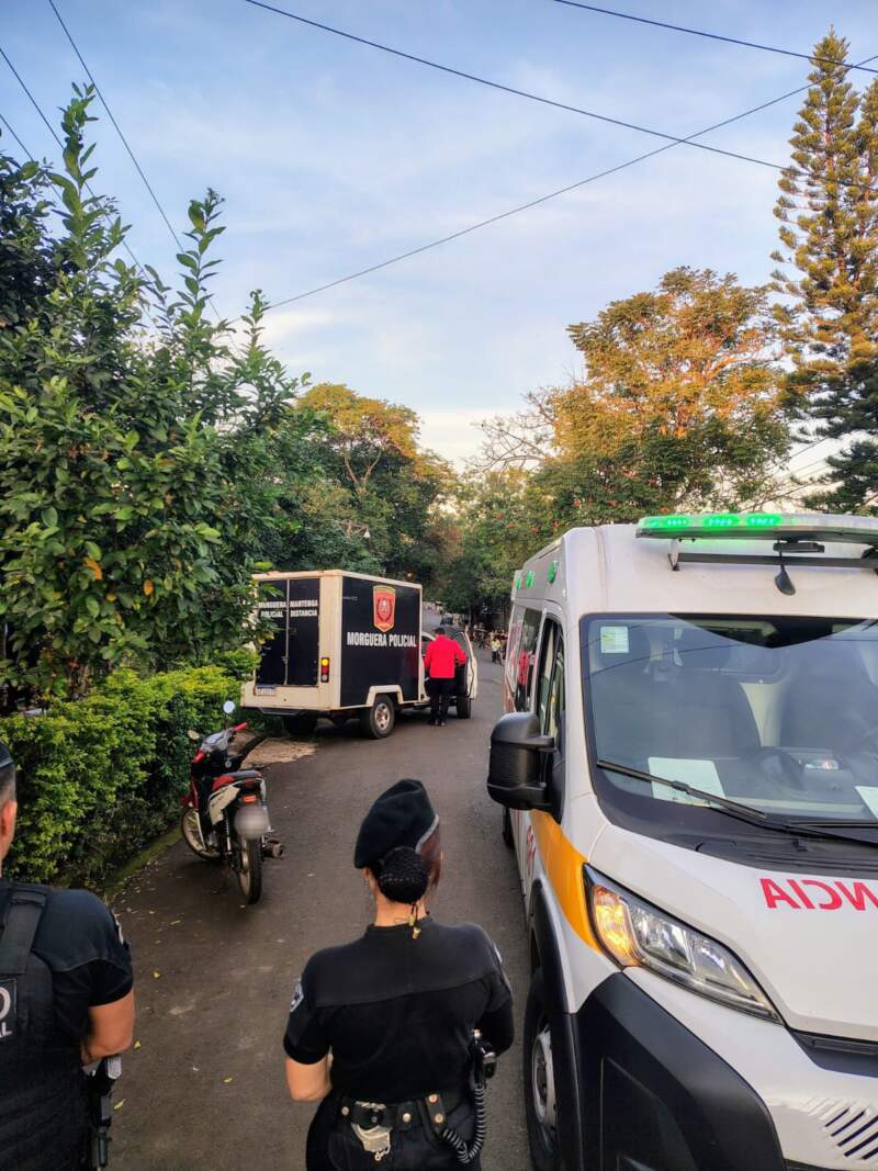 Investigan en Posadas un presunto femicidio seguido de suicidio: una mujer fue hallada muerta y su pareja se encontraba ahorcada imagen-10