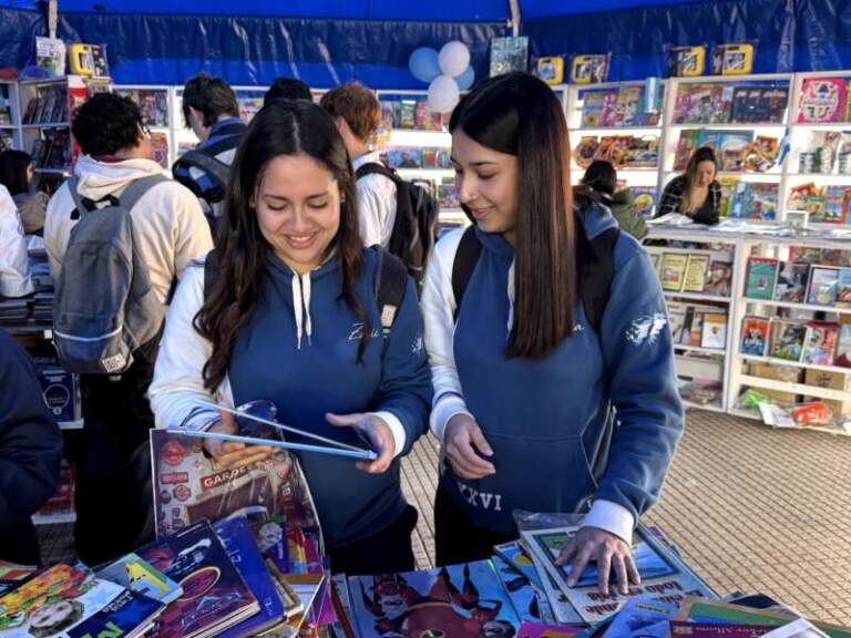 Más de 1.700 estudiantes ya pasaron por la Feria del Libro 2026 imagen-41