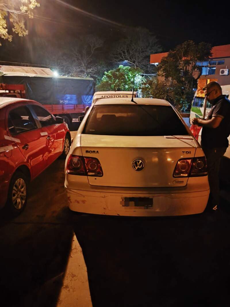 Casi explotó el alcoholímetro: manejaba con 3,42 de alcohol en sangre y terminó detenido en Apóstoles 3 Casi explotó el alcoholímetro: manejaba con 3,42 de alcohol en sangre y terminó detenido en Apóstoles imagen-2