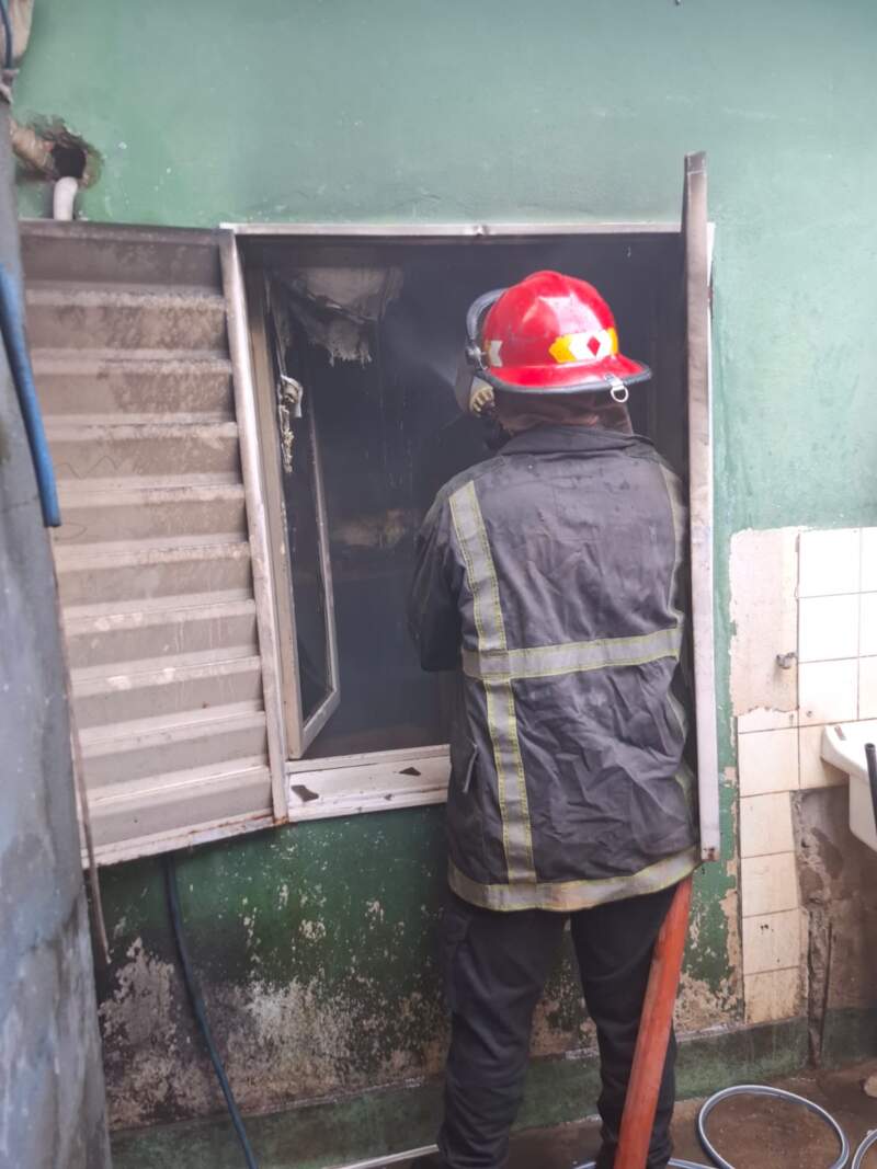 Un incendio destruyó una habitación de una vivienda en Posadas imagen-10