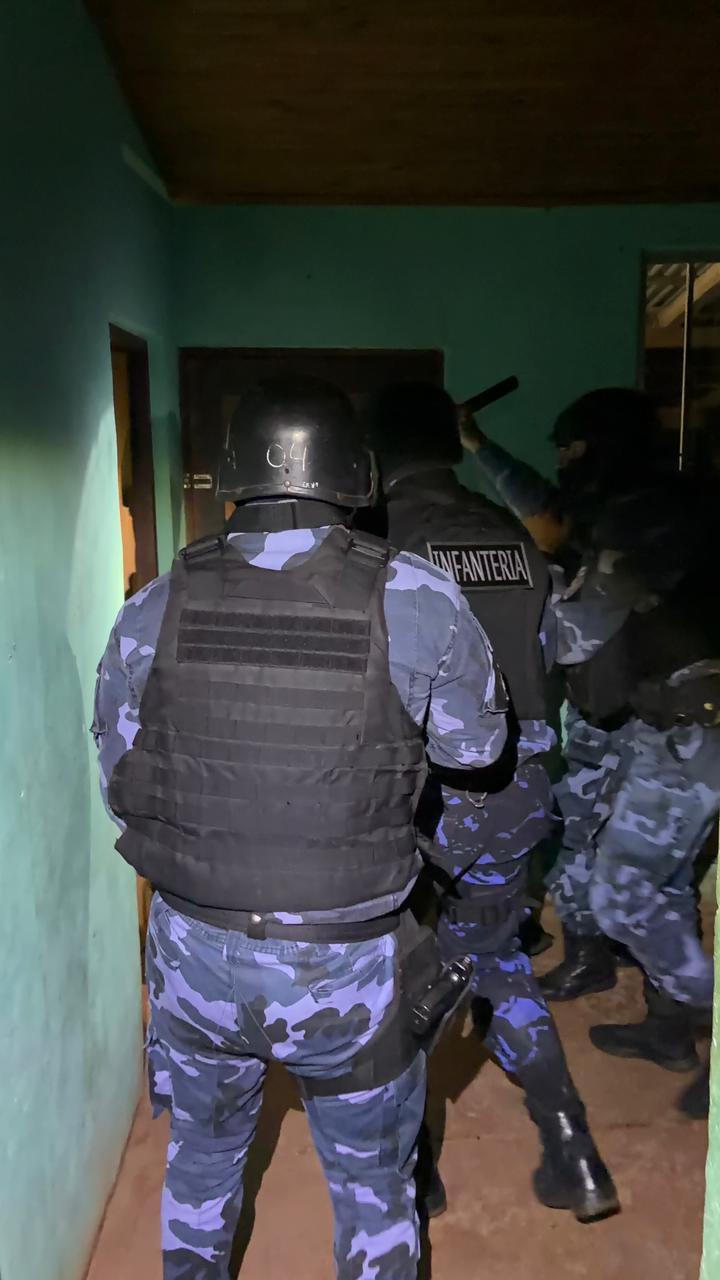 Dos narcos detenidos con una carga de droga y camionetas robadas fue el resultado de una investigación policial contra una organización criminal 9 Dos narcos detenidos con una carga de droga y camionetas robadas fue el resultado de una investigación policial contra una organización criminal imagen-8