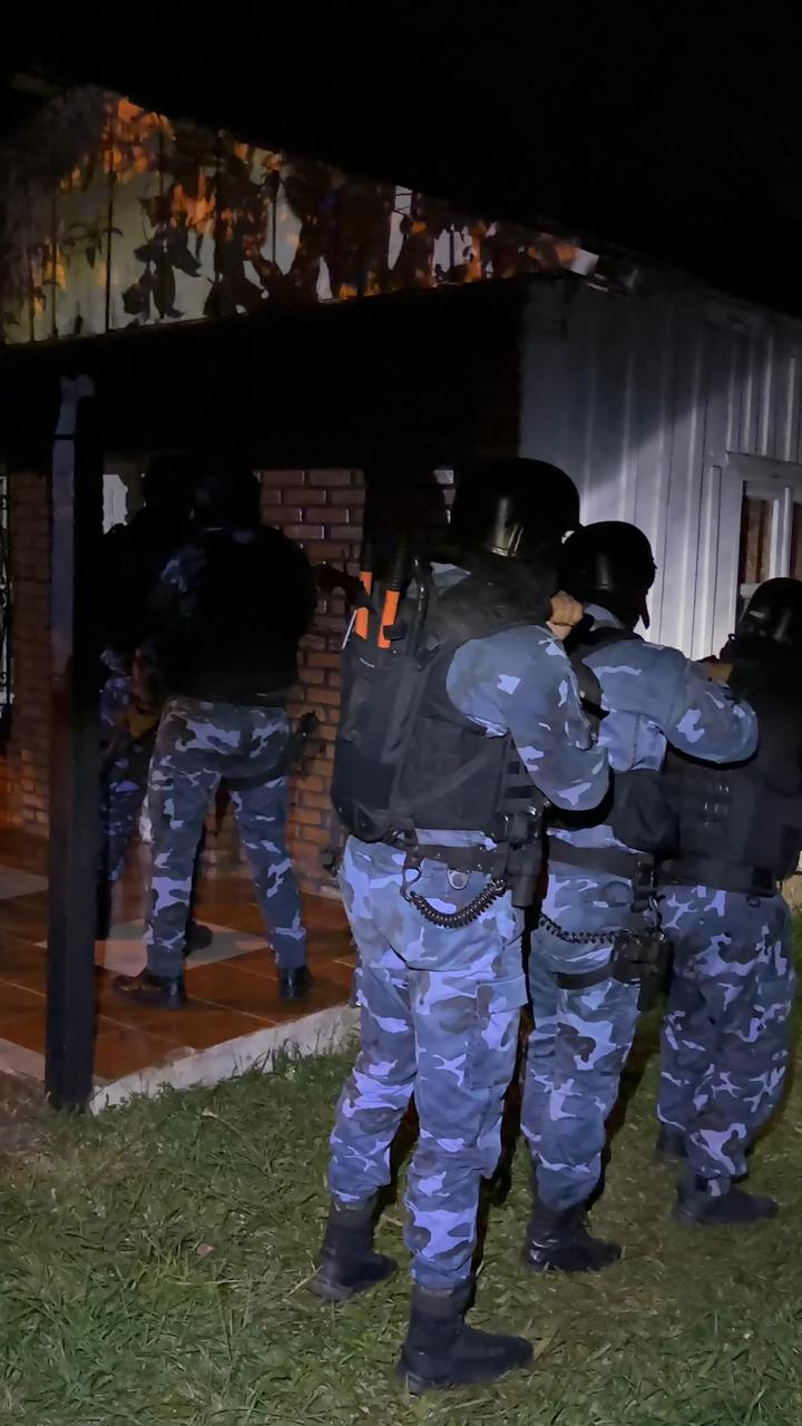 Dos narcos detenidos con una carga de droga y camionetas robadas fue el resultado de una investigación policial contra una organización criminal 11 Dos narcos detenidos con una carga de droga y camionetas robadas fue el resultado de una investigación policial contra una organización criminal imagen-10
