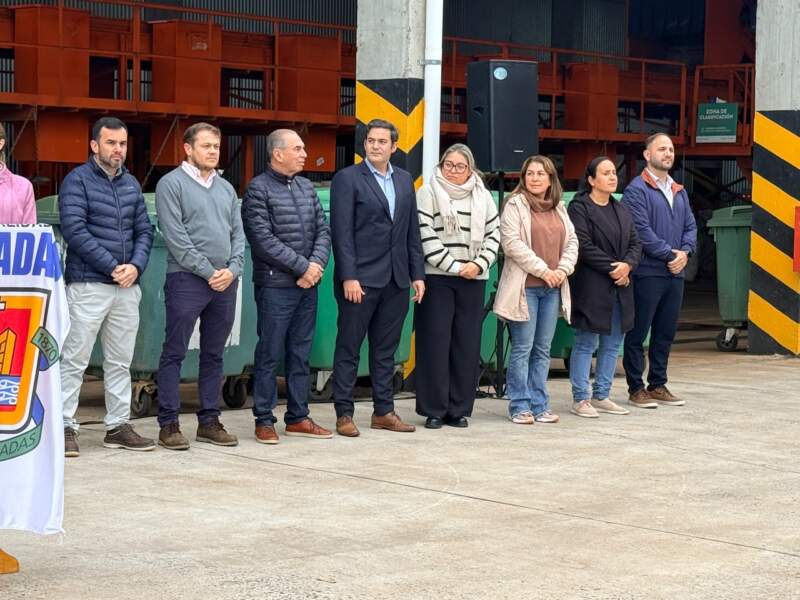 Stelatto respaldó los Bonos Verdes de la provincia: "La mejora de una ciudad no la resuelve el Estado solo", afirmó 9 Stelatto respaldó los Bonos Verdes de la provincia: "La mejora de una ciudad no la resuelve el Estado solo", afirmó imagen-8