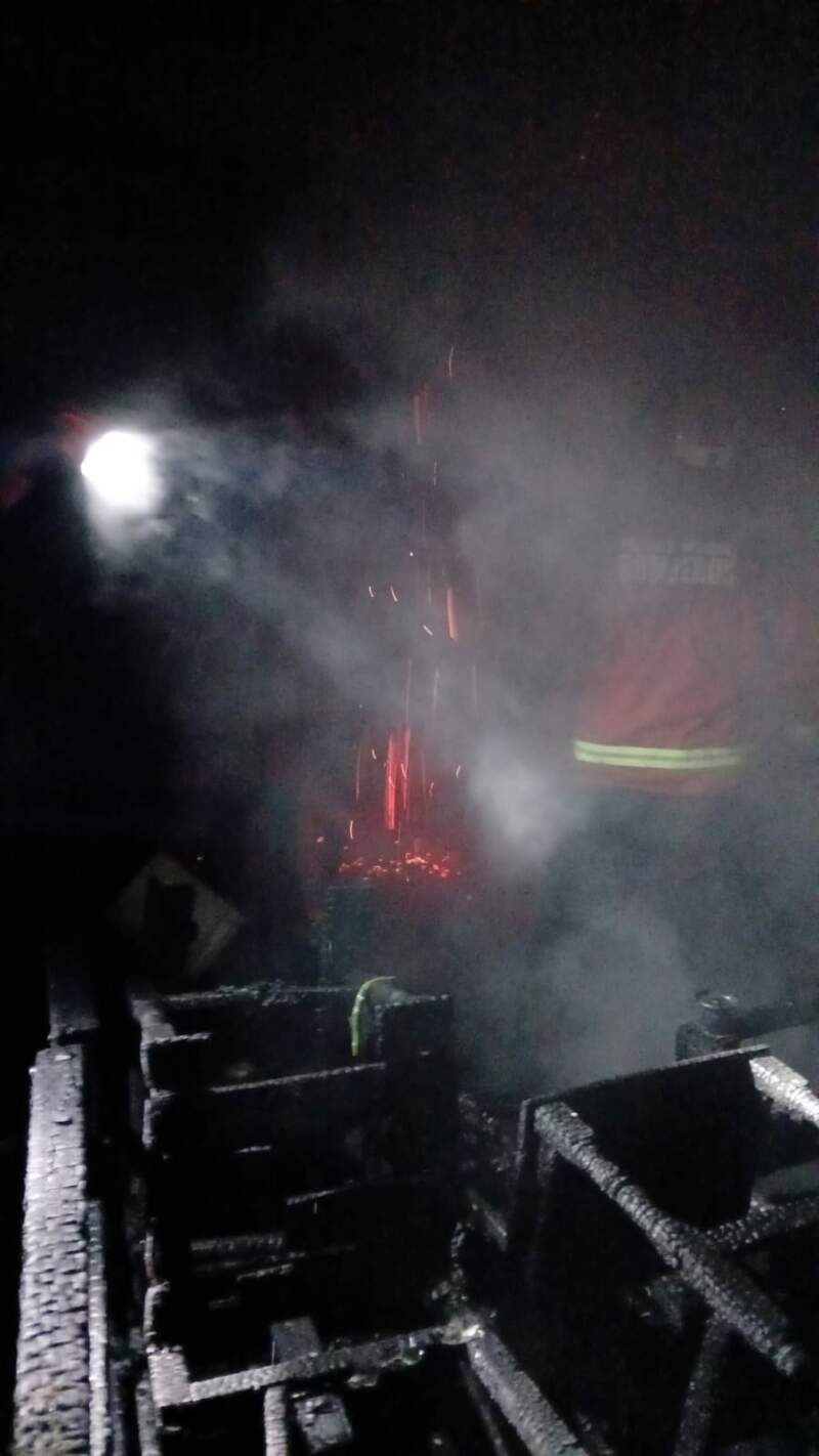 Un incendio destruyó el 90% de una vivienda familiar en Posadas 5 Un incendio destruyó el 90% de una vivienda familiar en Posadas imagen-4
