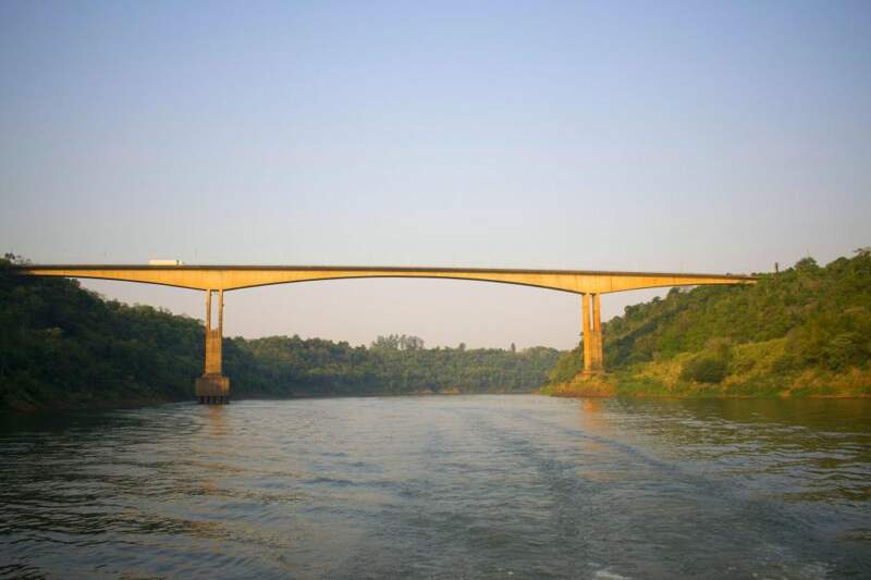 La frontera de la vergüenza: Iguazú pierde mientras la integración queda atrapada en el puente imagen-13