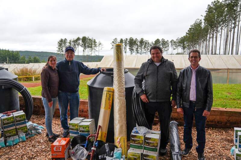Passalacqua encabezó en San Vicente la primera entrega del programa de diversificación productiva para las familias tabacaleras imagen-11