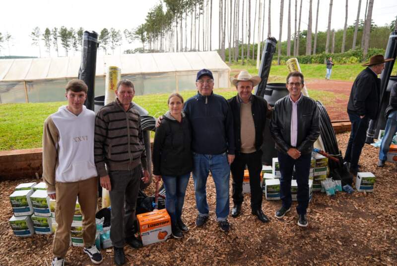 Passalacqua encabezó en San Vicente la primera entrega del programa de diversificación productiva para las familias tabacaleras imagen-4