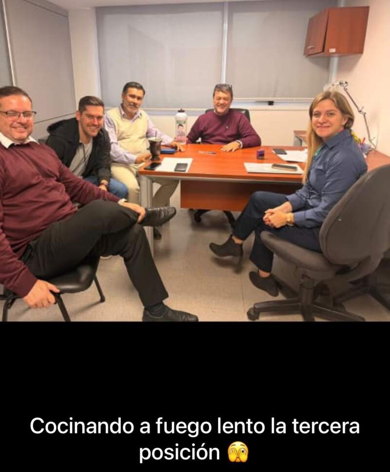 “Cocinando a fuego lento la tercera posición”: la foto opositora que agitó el tablero político misionero 3 “Cocinando a fuego lento la tercera posición”: la foto opositora que agitó el tablero político misionero imagen-2