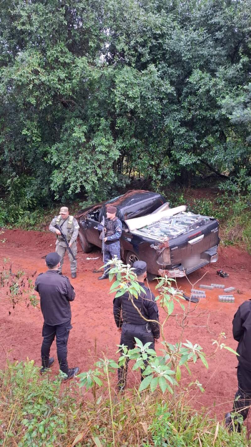 Fuga y operativo cerrojo: hallaron una camioneta con cigarrillos de contrabando valuados en $40 millones imagen-1