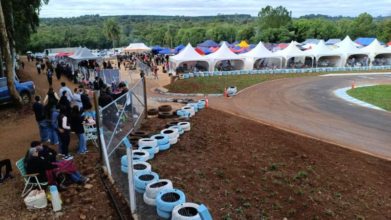 Gobernador Roca inauguró el kartódromo "La Roca" y vibró con la tercera fecha del Misionero de Karting imagen-6