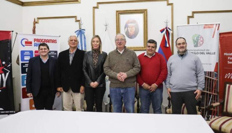 Passalacqua encabezó el lanzamiento del Black Friday de Aristóbulo del Valle: «El comercio es el primer dador de empleo en la provincia” Passalacqua encabezó el lanzamiento del Black Friday de Aristóbulo del Valle: "El comercio es el primer dador de empleo en la provincia” imagen-24