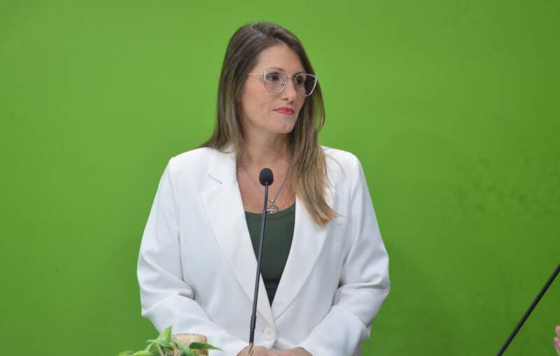 "El cuerpo rígido se rompe": Johana Gagliardi analizó los beneficios del yoga y propuso llevar técnicas de respiración a las escuelas misioneras 13 "El cuerpo rígido se rompe": Johana Gagliardi analizó los beneficios del yoga y propuso llevar técnicas de respiración a las escuelas misioneras imagen-12