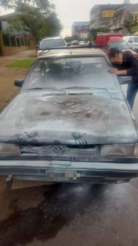Un automóvil se incendió por una pérdida de combustible en Apóstoles imagen-11