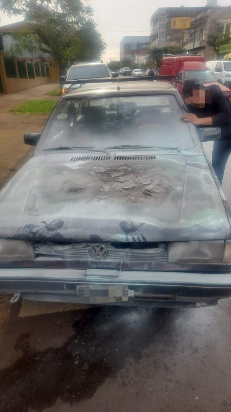 Un automóvil se incendió por una pérdida de combustible en Apóstoles imagen-11