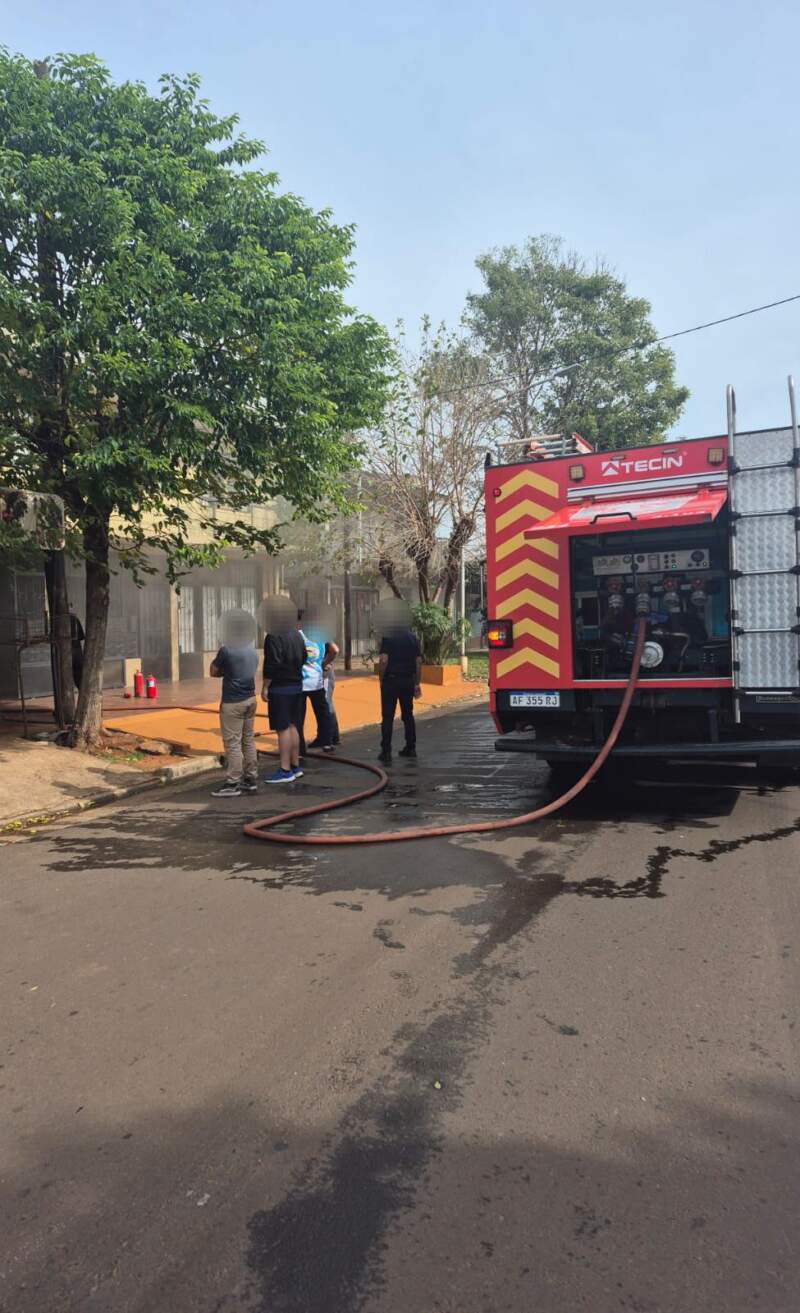 Un cortocircuito provocó un incendio en una vivienda de Posadas 2 Un cortocircuito provocó un incendio en una vivienda de Posadas imagen-1