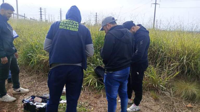 Policías encubiertos secuestraron en Posadas marihuana valuada en casi $3 millones Policías encubiertos secuestraron en Posadas marihuana valuada en casi $3 millones imagen-35